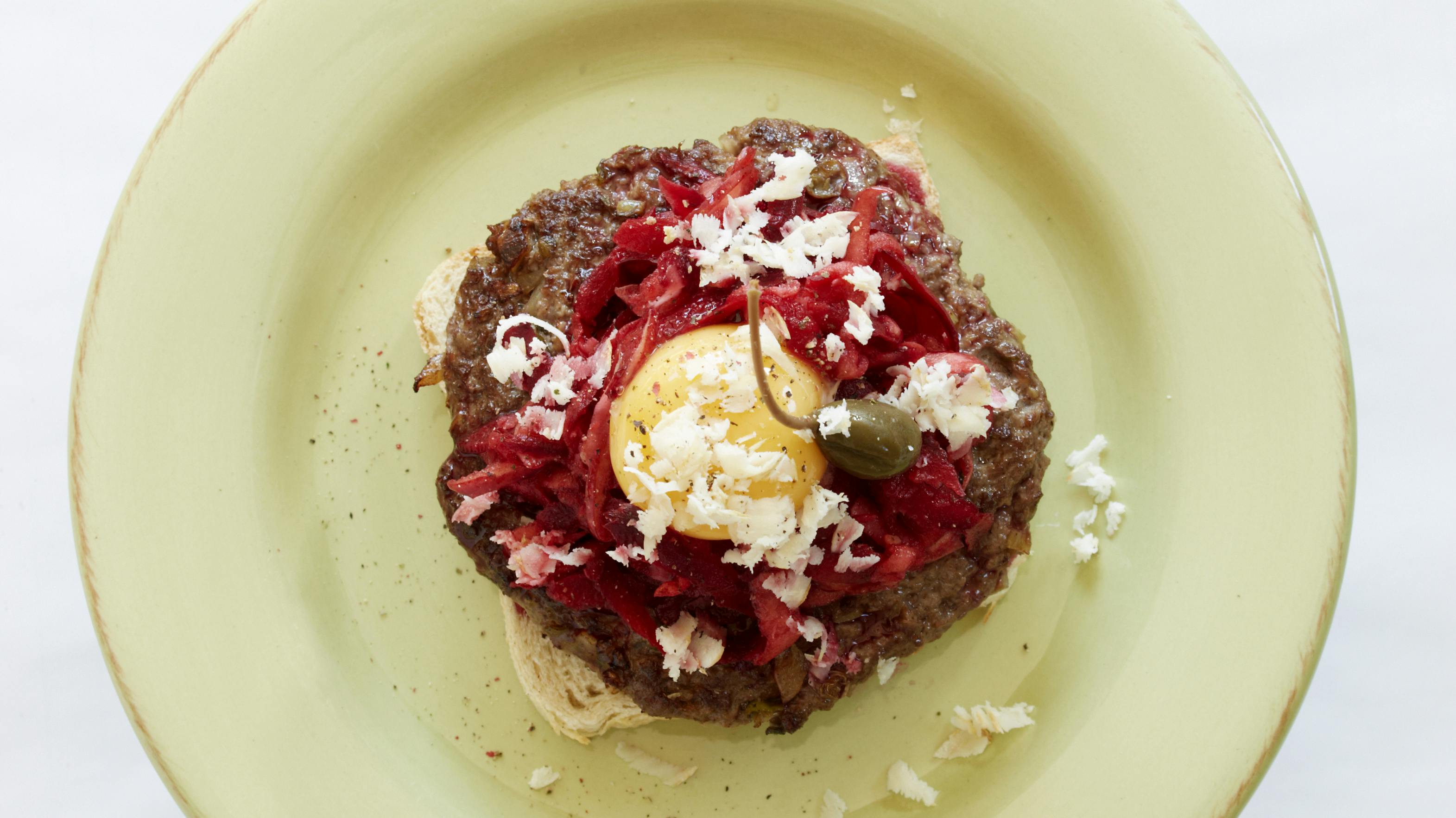 Pariserbøf med rødbede-peberrod