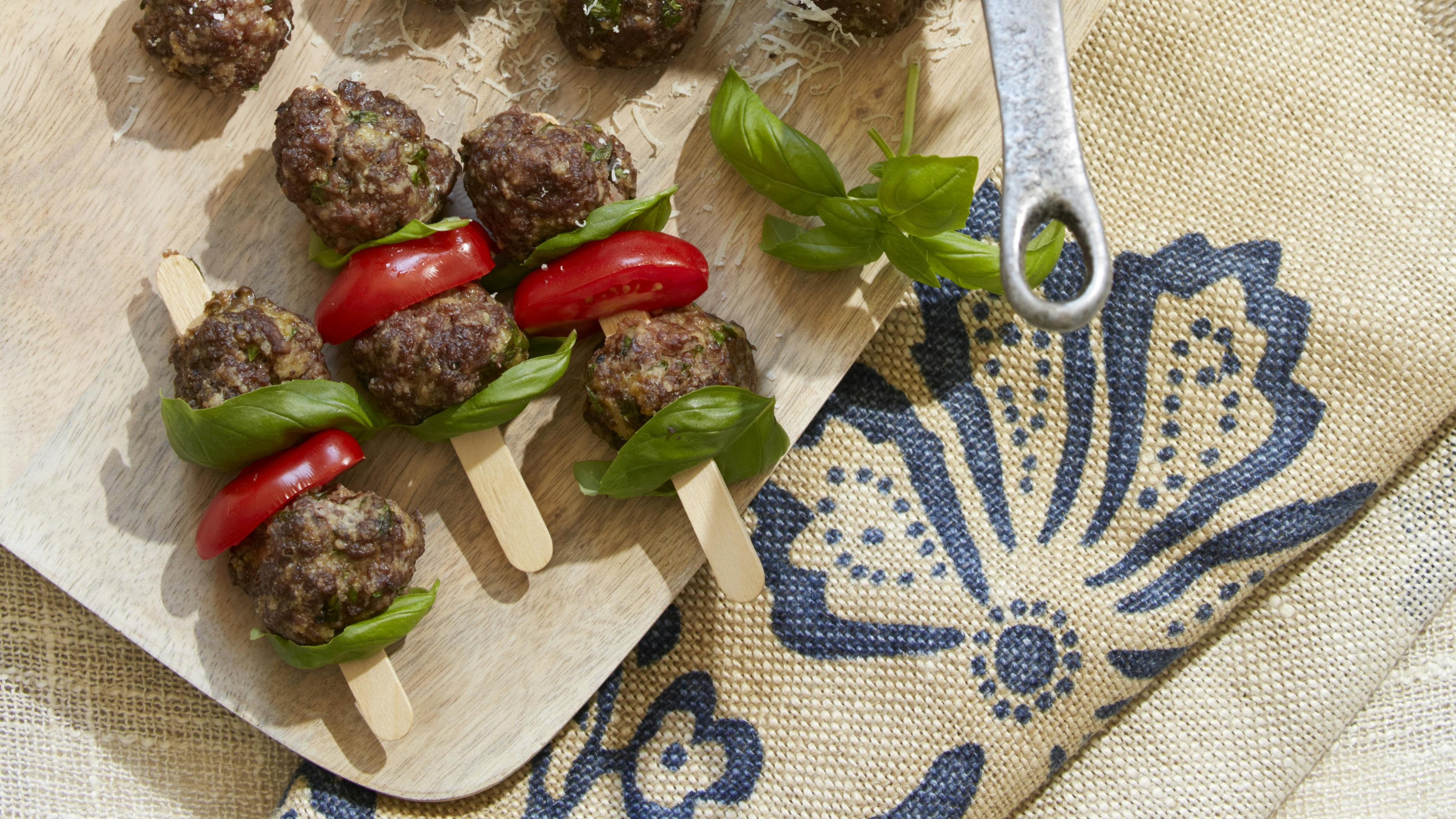 Smagfulde italienske kødboller i tomatsovs