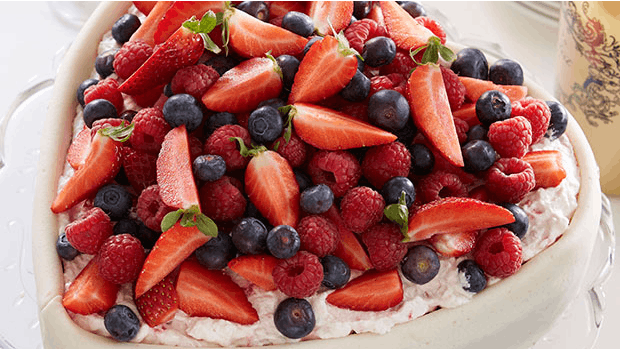 Hindbærkage med friske bær