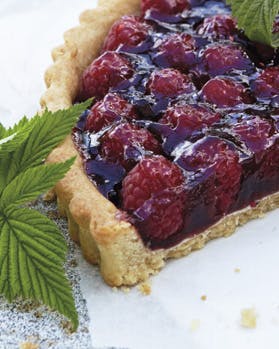 Hindbærtærte med hvid chokolade og lakrids