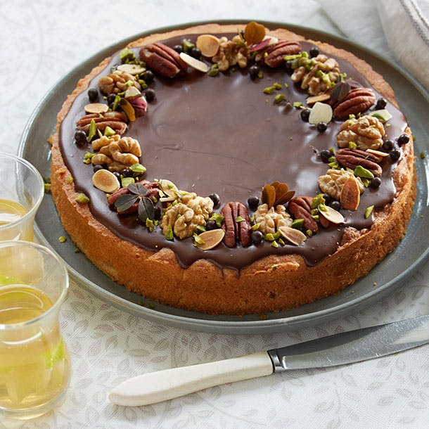 Glutenfri kage: Kartoffelmazarin med chokoladeglasur og nødder