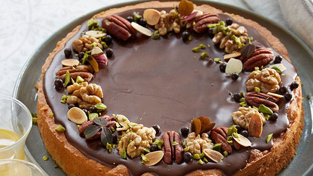 Glutenfri kage: Kartoffelmazarin med chokoladeglasur og nødder