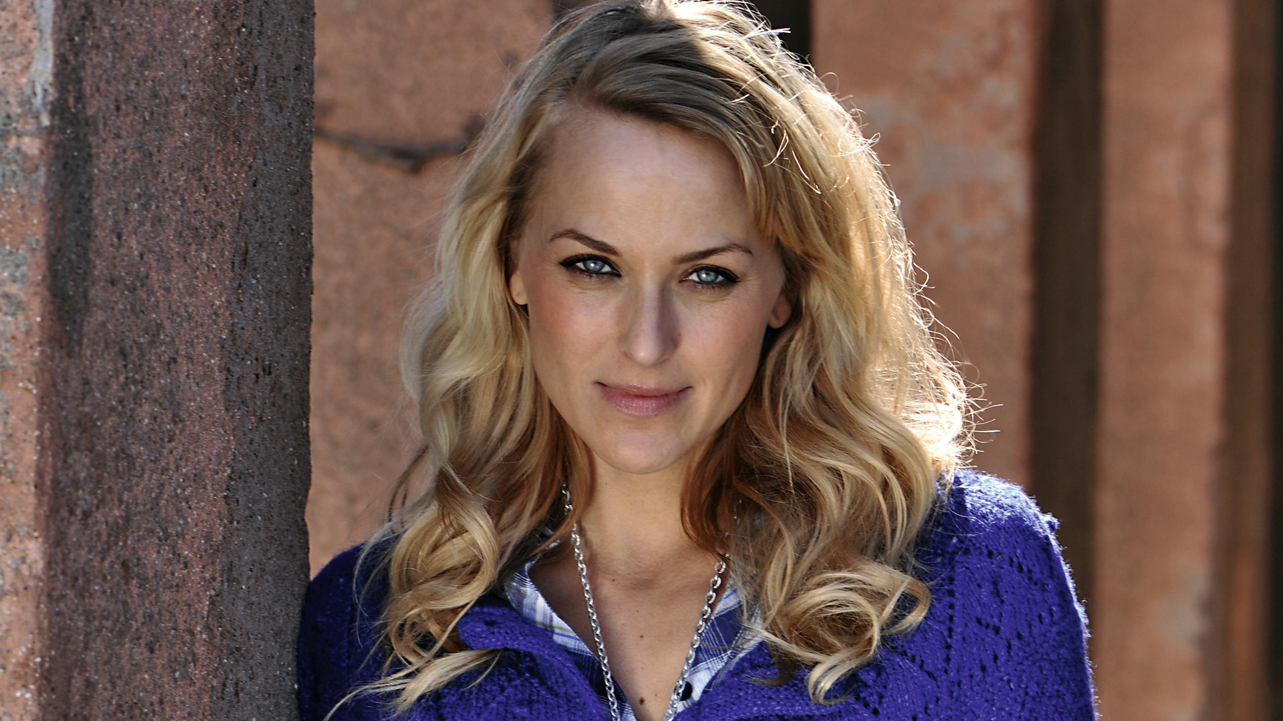 Strik en smuk bluse i dobbelt perlestrik