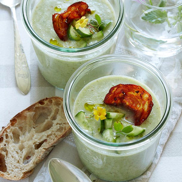 Hvid gazpacho med druer og sprød chorizo