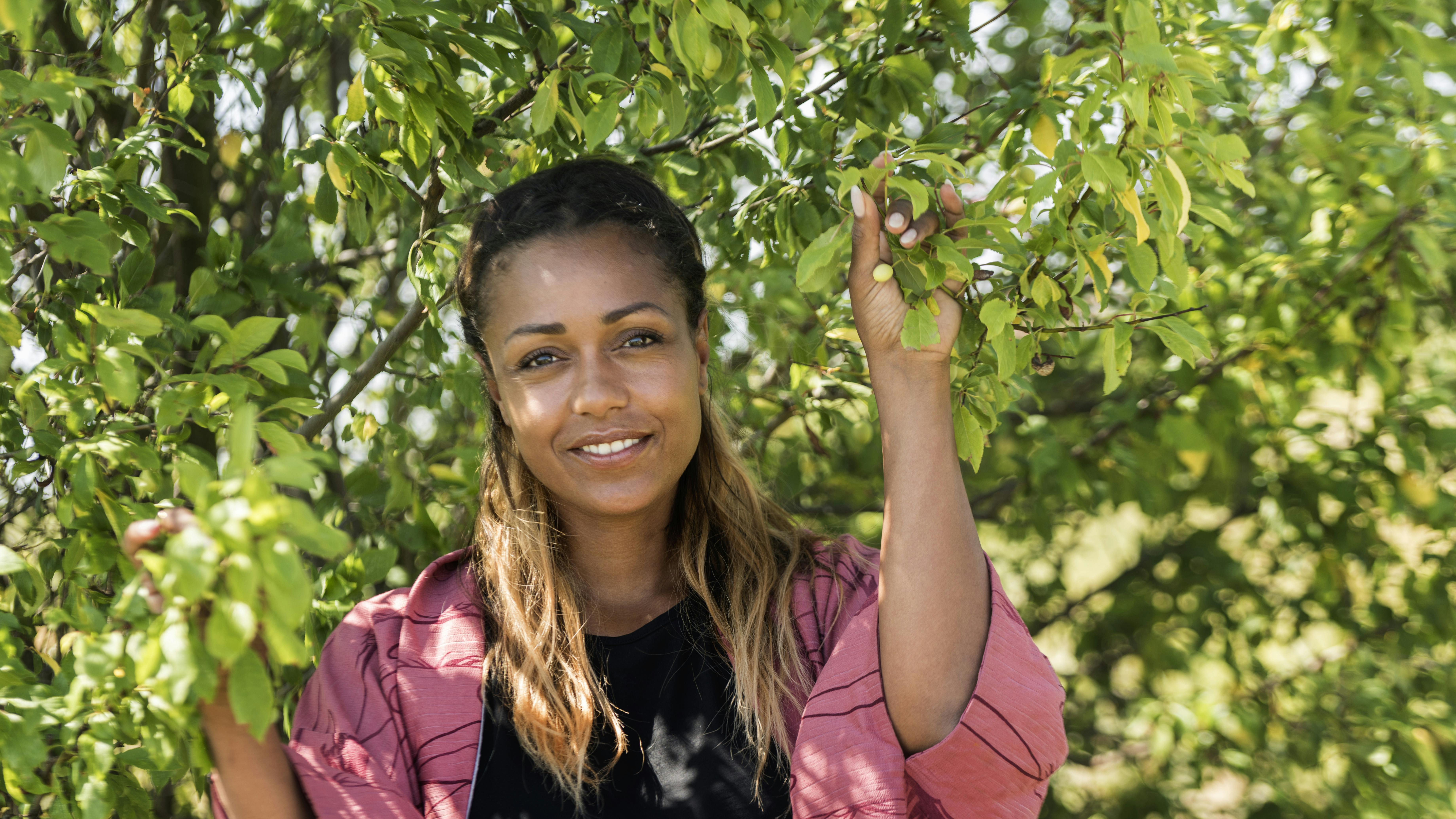 Sangerinden Ida Corr har været på Samsø i ni dage sammen med syv andre musikstjerner, og resultatet kan ses i 2016-sæsonen af "Toppen af poppen" på TV 2. Familie Journal har haft en snak med hende.