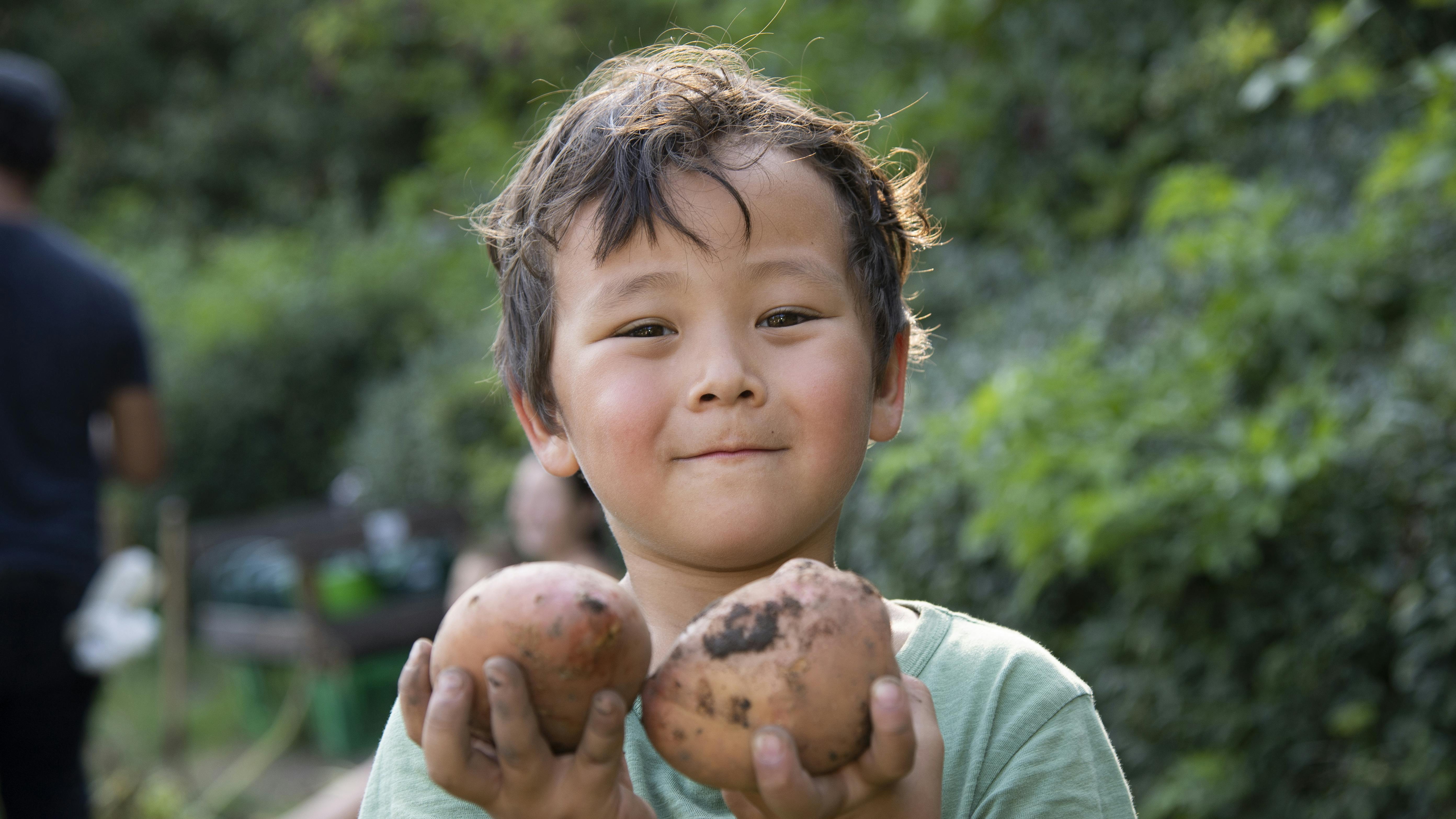 Jakob går i skolehave