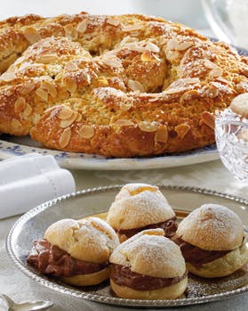 Kagebord: vandbakkelser, galopkringle og nøddespecier