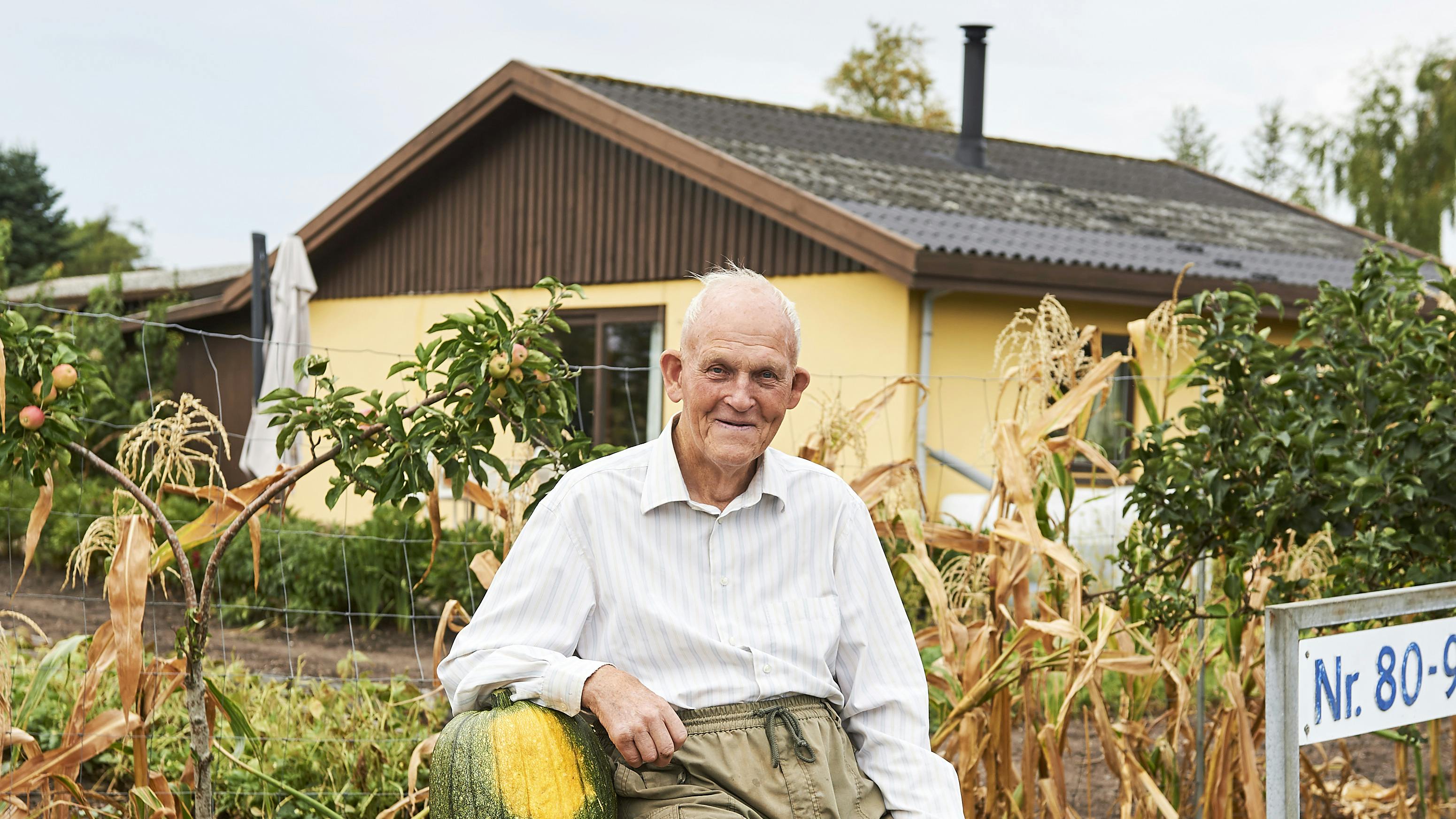 Erik Knudsen forærer sit overskud væk