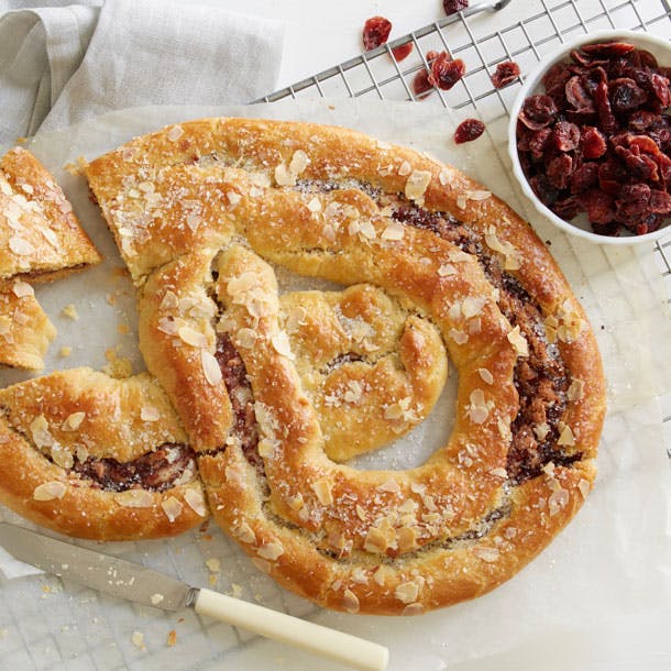 Kringle med marcipan og tranebær