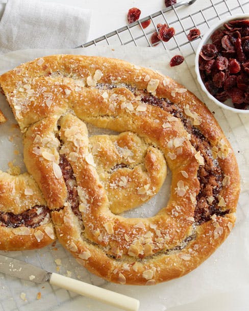 Kringle med marcipan og tranebær