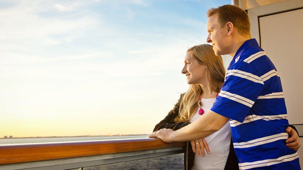 Rejs på krydstogt i Caribien og oplev skønne byer, flot natur og ren afslapning ombord på det luksuriøse skib