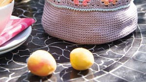 Hækleopskrift: Brødkurv med mormorfirkanter