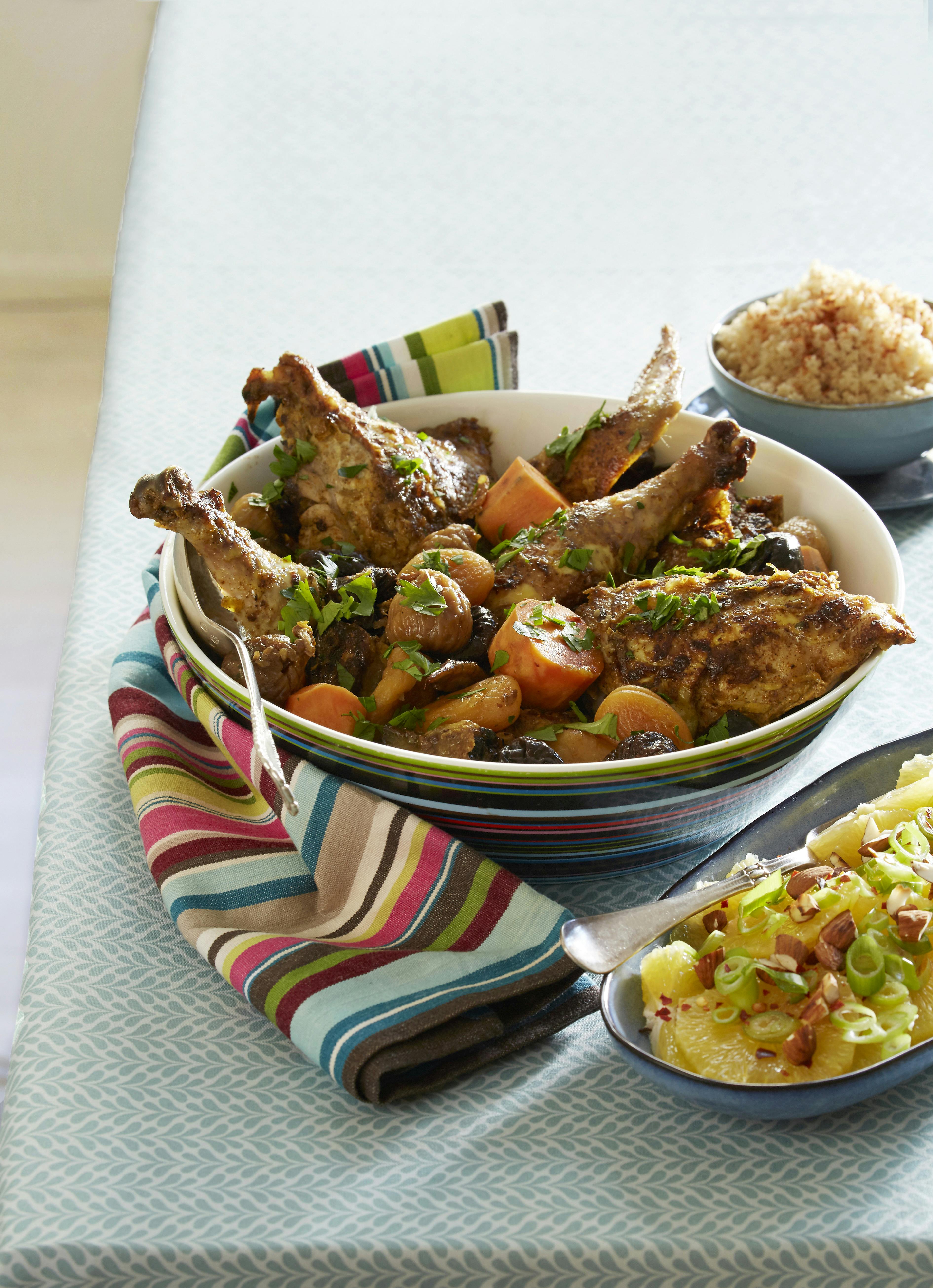 Kylling tagine med krydderier og appelsinsalat Familie Journal