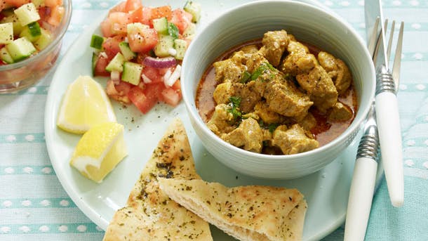 Lam tikka masala med tomat-agurke-salat