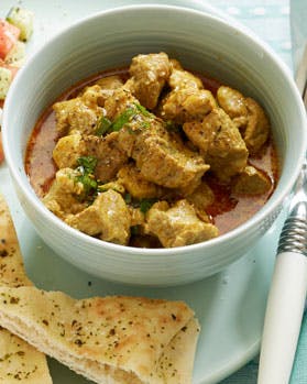 Lam tikka masala med tomat-agurke-salat