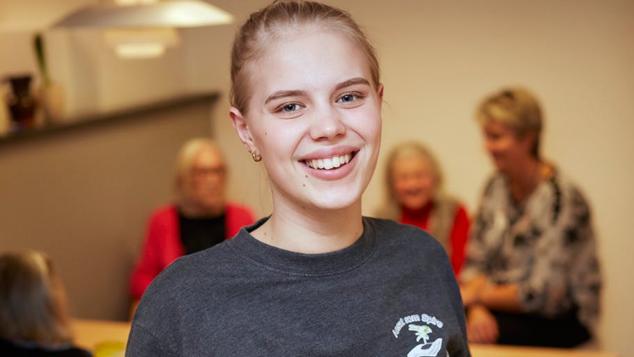 Laura har Danmarks hyggeligste job