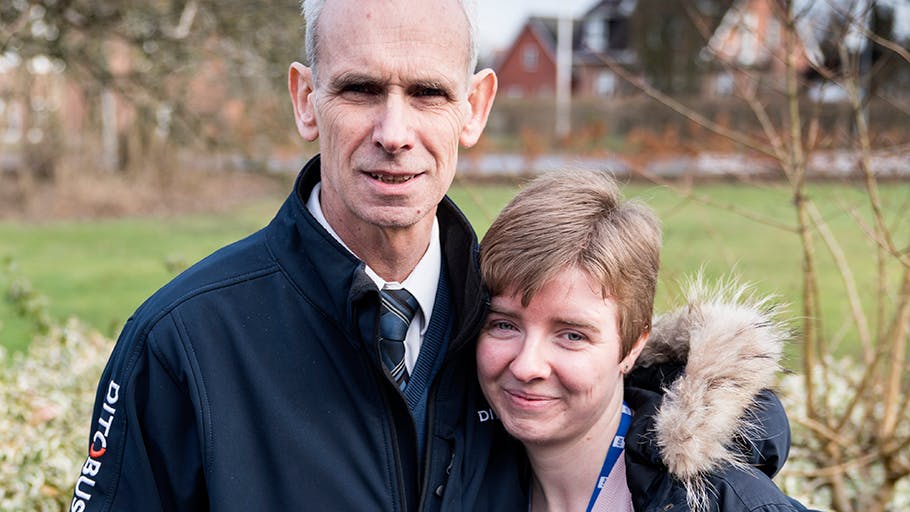 Louise fik en hjerneblødning som 12-årig: Heldigvis har hun en formidabel styrke