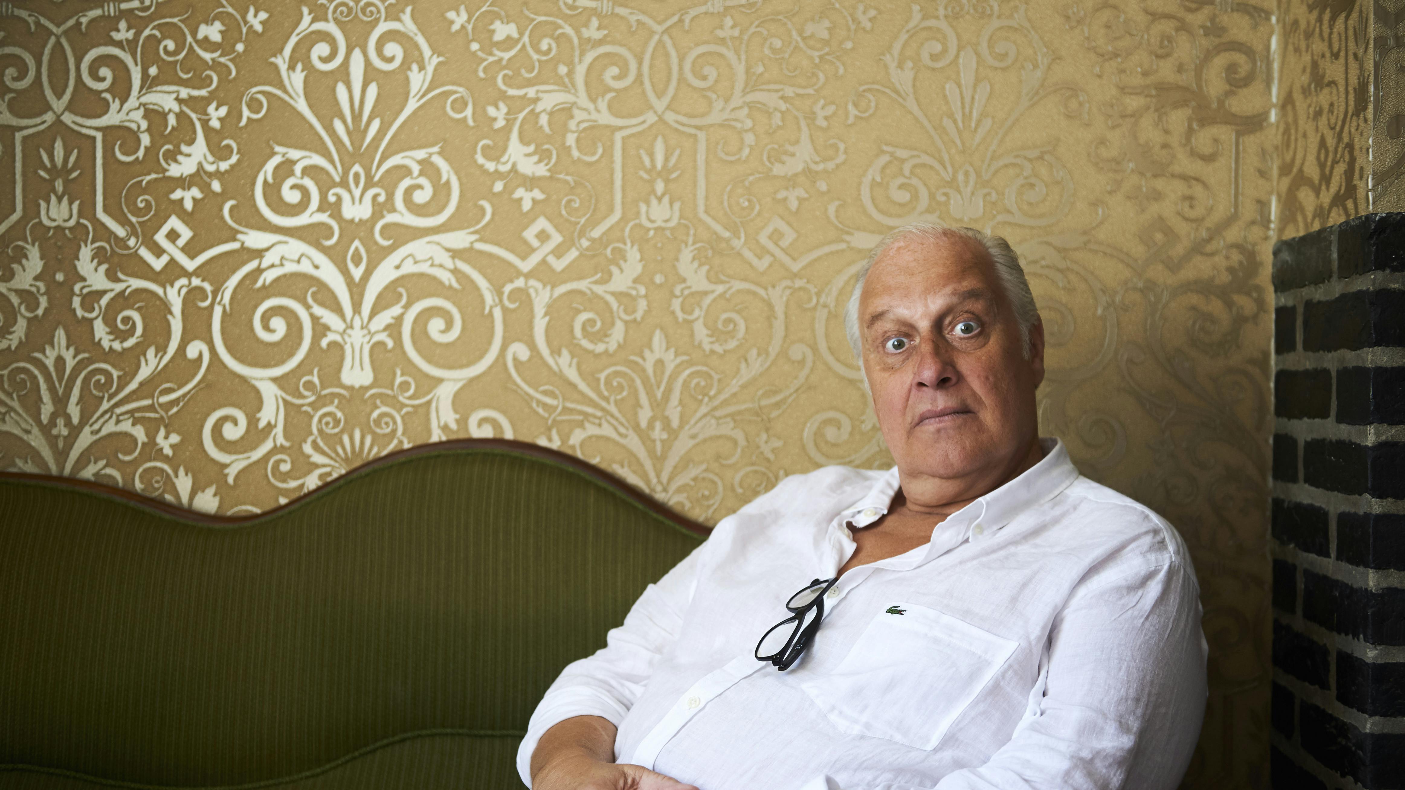 Max Hansen fortæller anekdoter om kage i kommunikationen og permanente tatoveringer i form af blå mærker