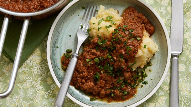 Millionbøf med rodfrugtmos drysset med persille