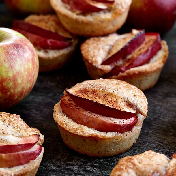 Muffins med æble og kanel