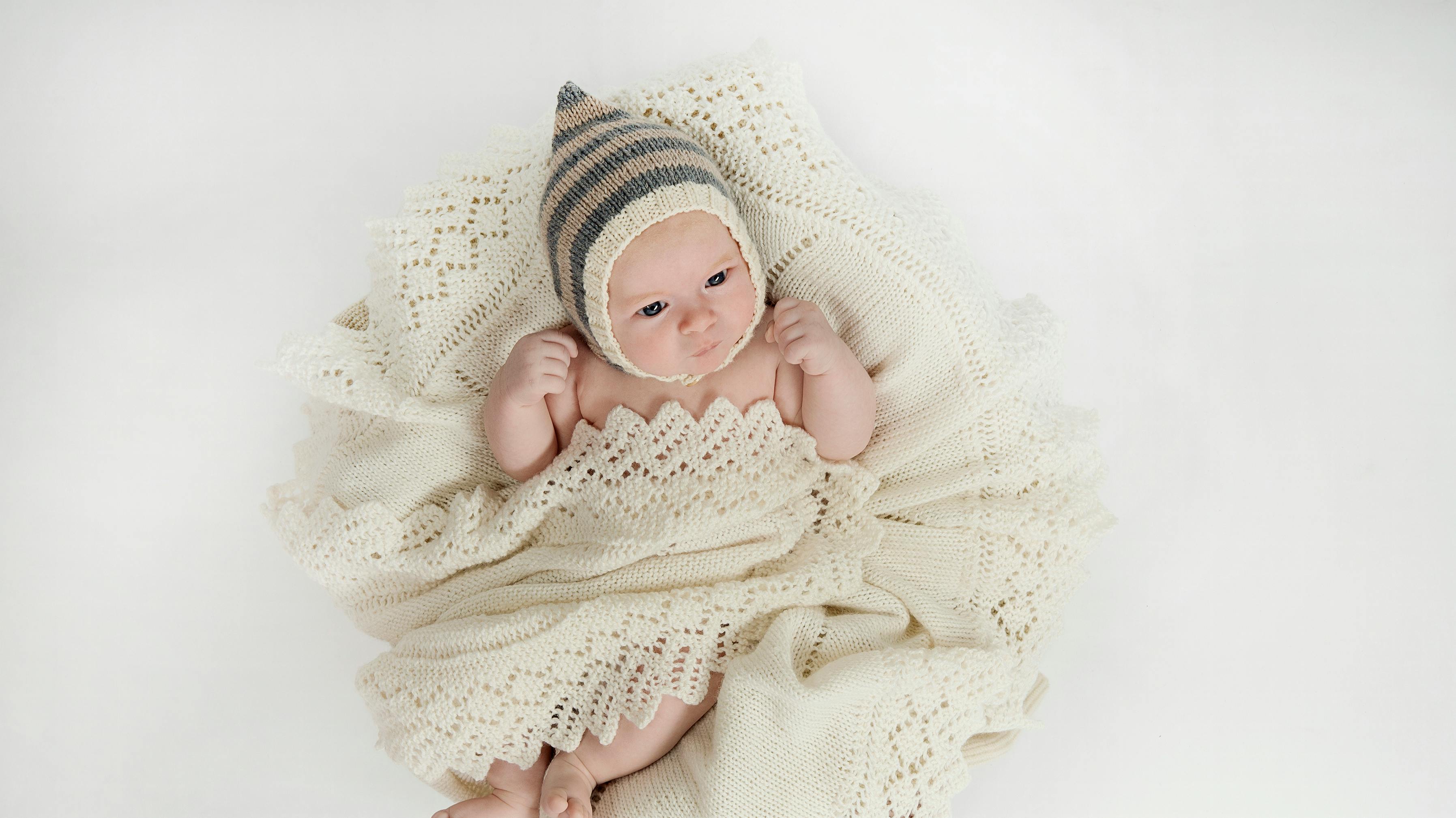 Strik en fin vintage hue til baby