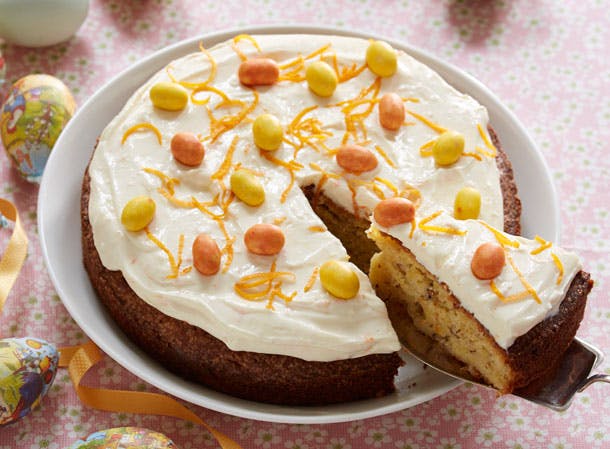 Saftig påskekage med marcipan og appelsin 