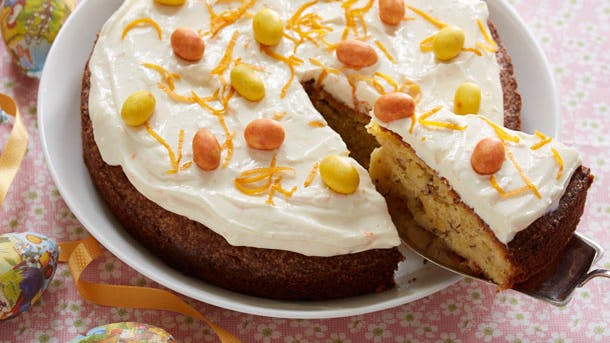 Saftig påskekage med marcipan og appelsin