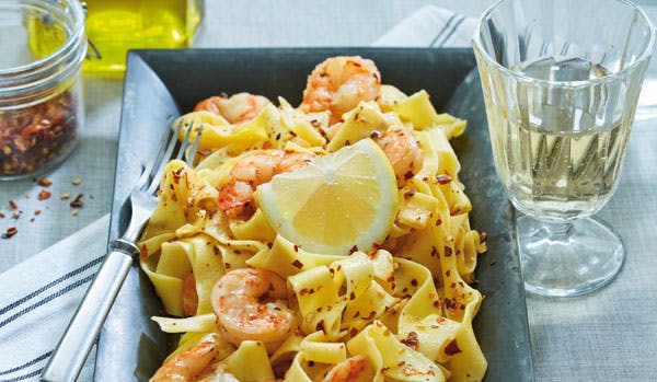 Pappardelle med rejer og hvidløg