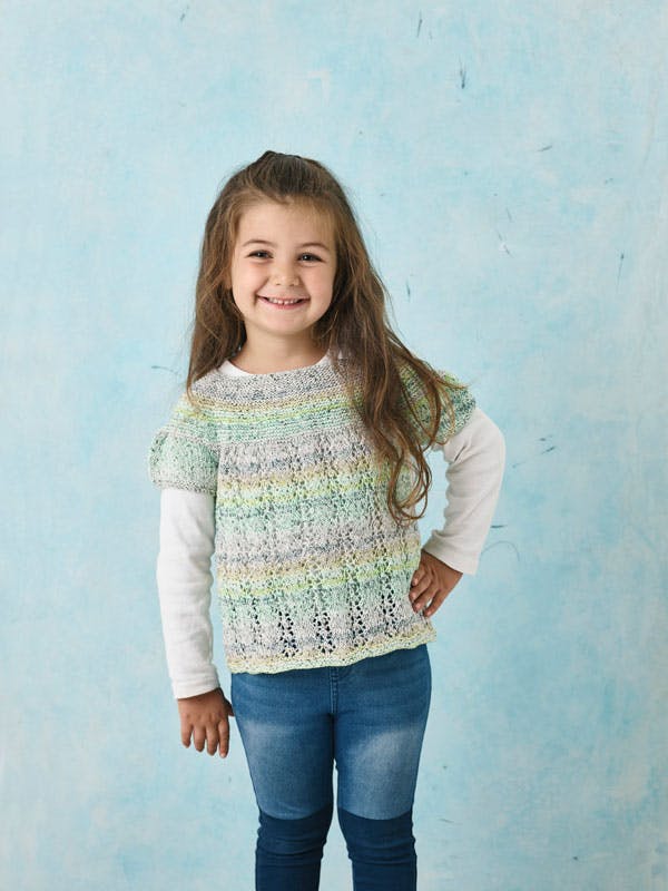 Strikkeopskrift: Bluse med rundt bærestykke