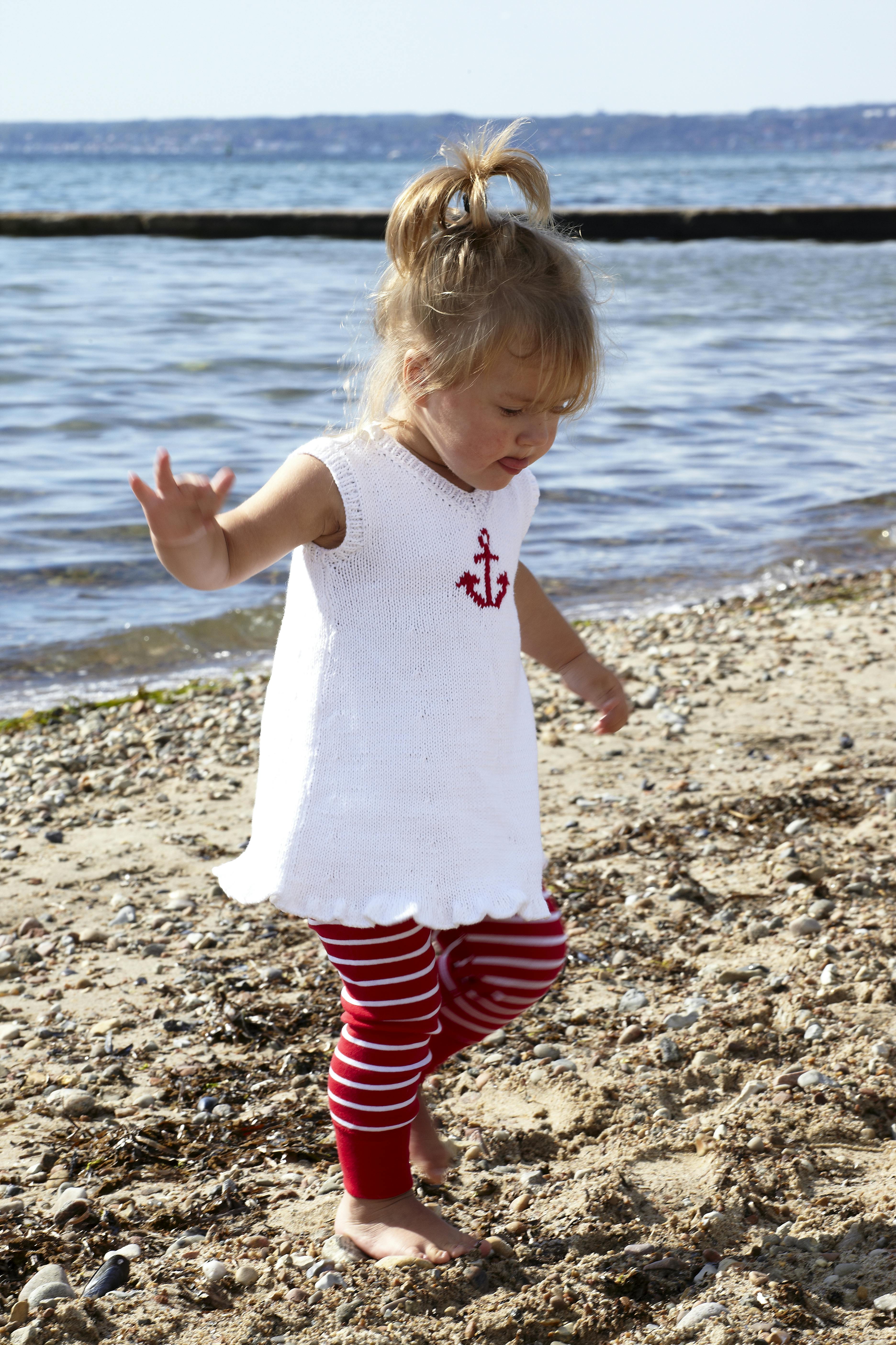 Strikket pigekjole med anker