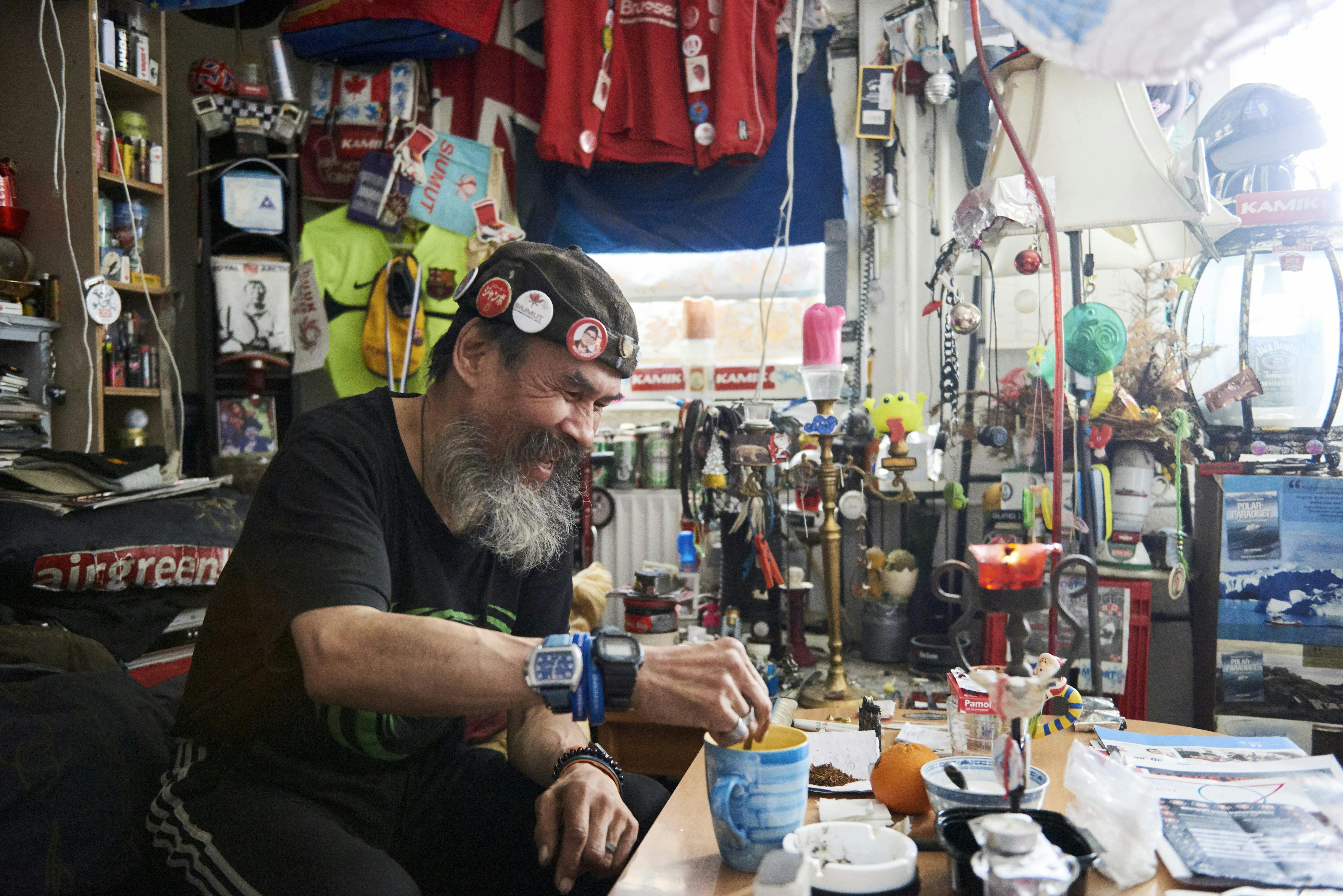 Ole ser guldet på gaden - mød Nuuks Pling-Pling