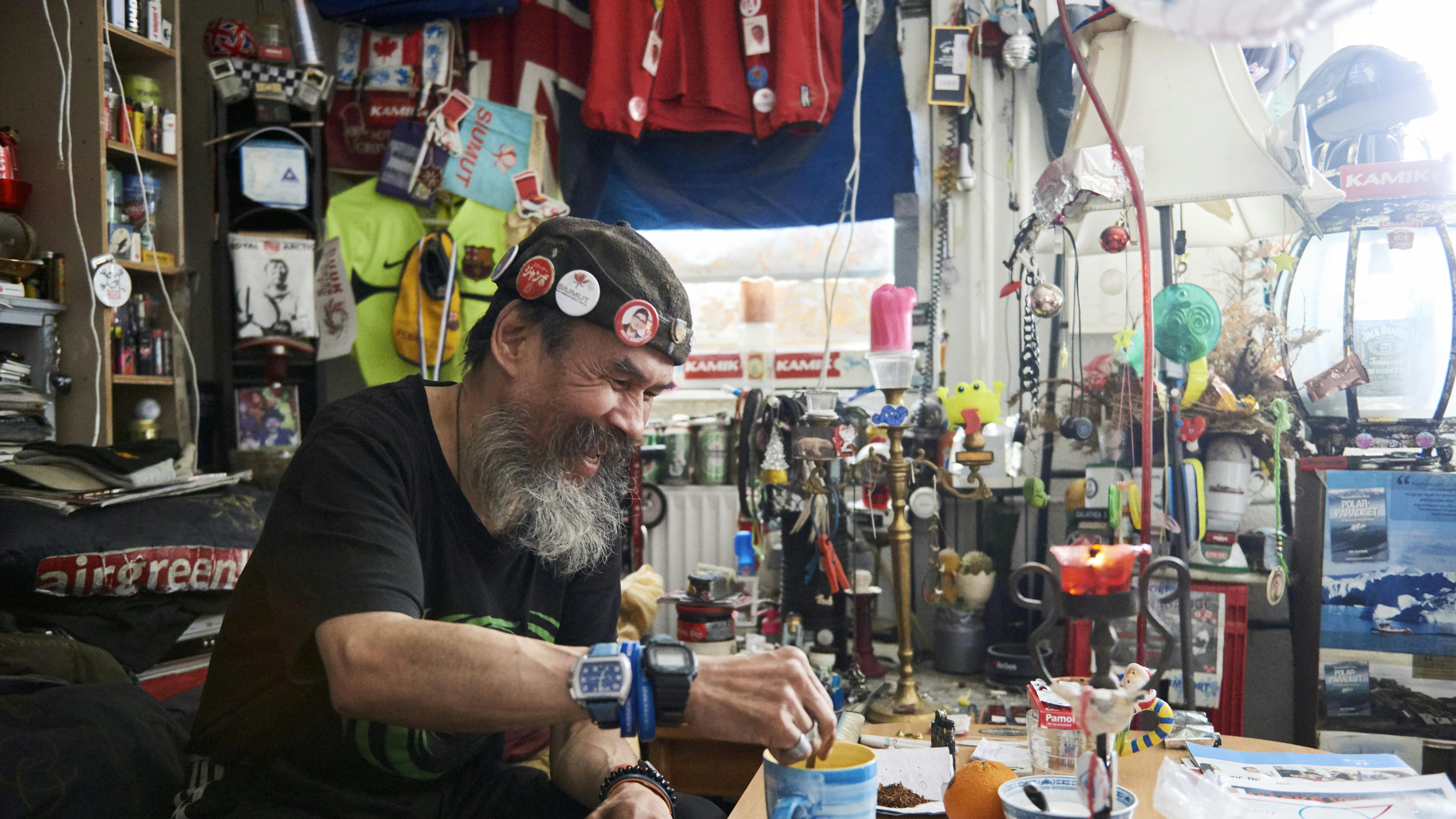 Ole ser guldet på gaden - mød Nuuks Pling-Pling