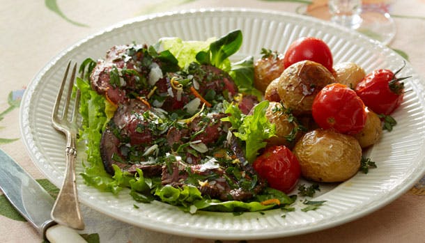 Roastbeef med parmasandrys og timianstegte kartofler