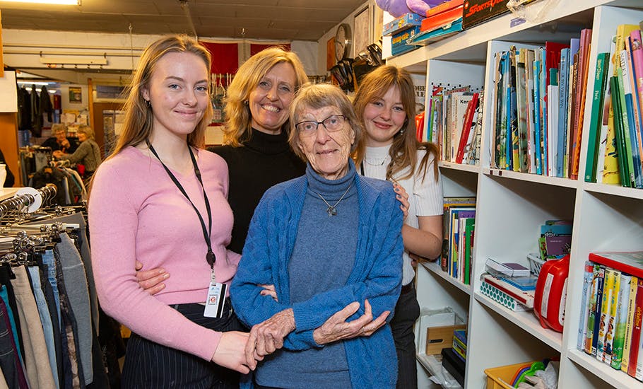 På besøg hos genbrugsbutikkernes ?moder?