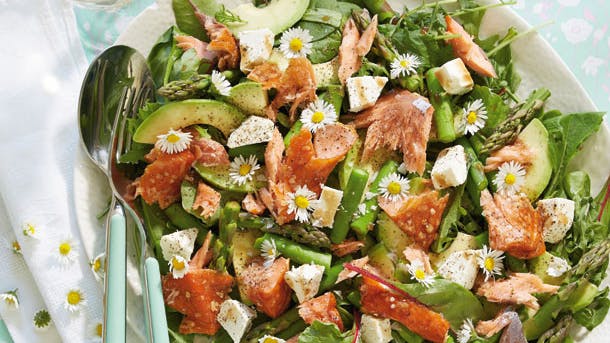 Salat med laks