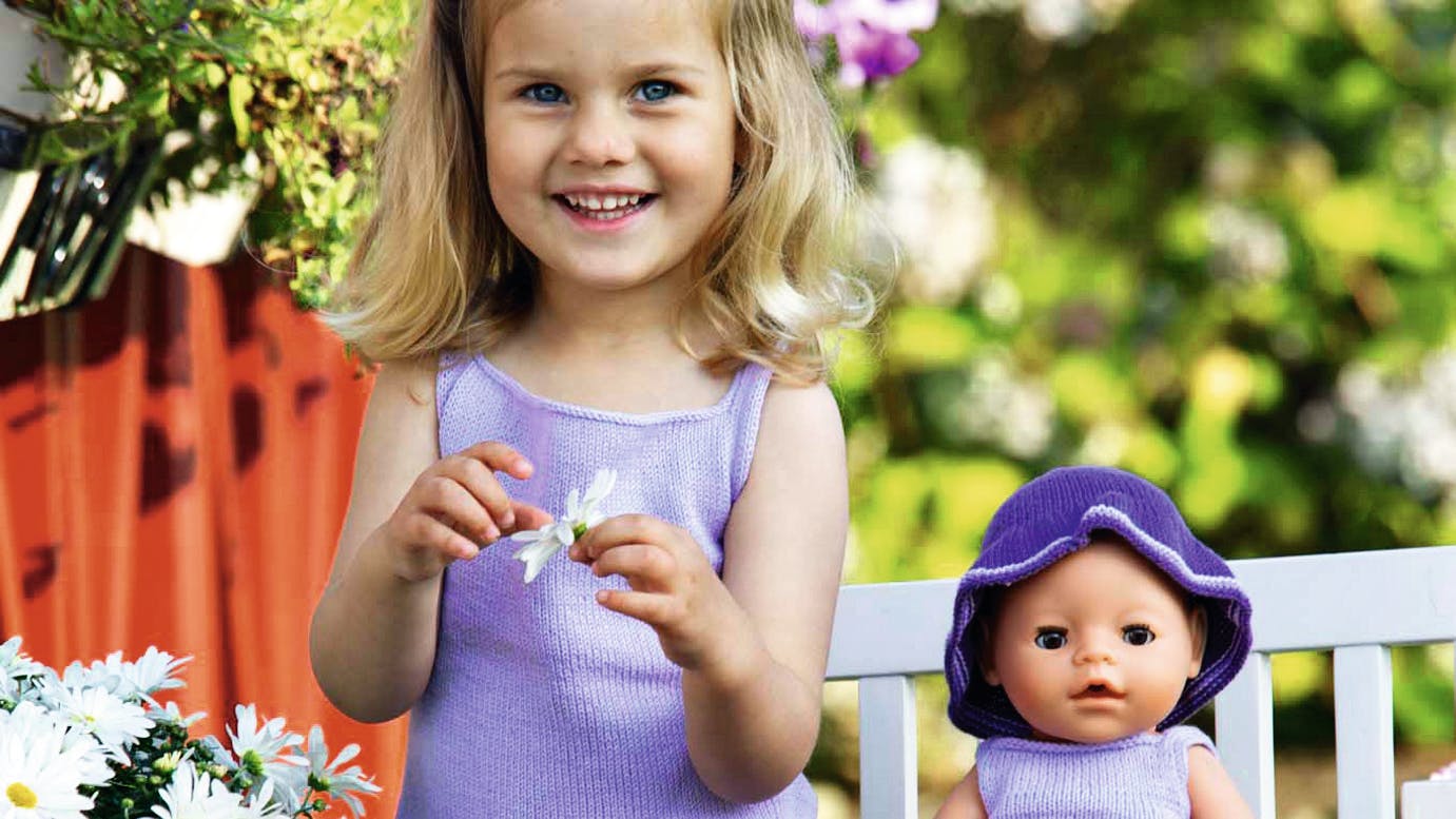 Strikkeopskrift på nederdel og top til pige