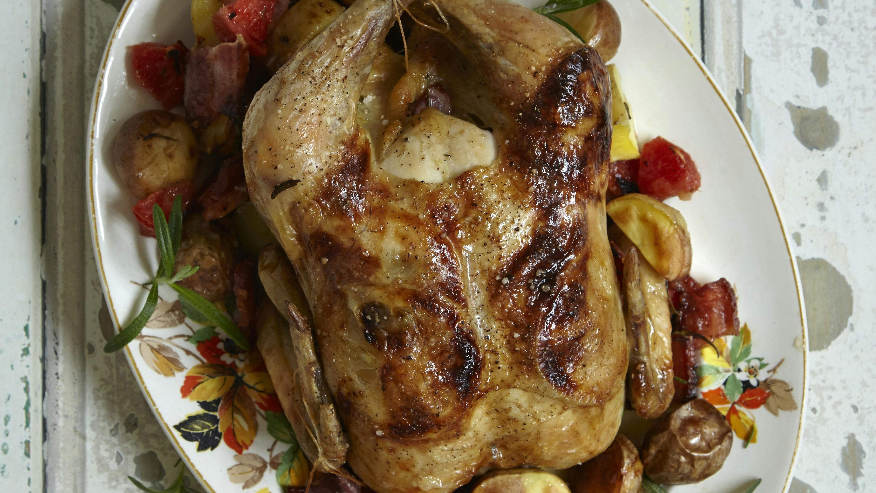 Helstegt kylling med citrus og rosmarin