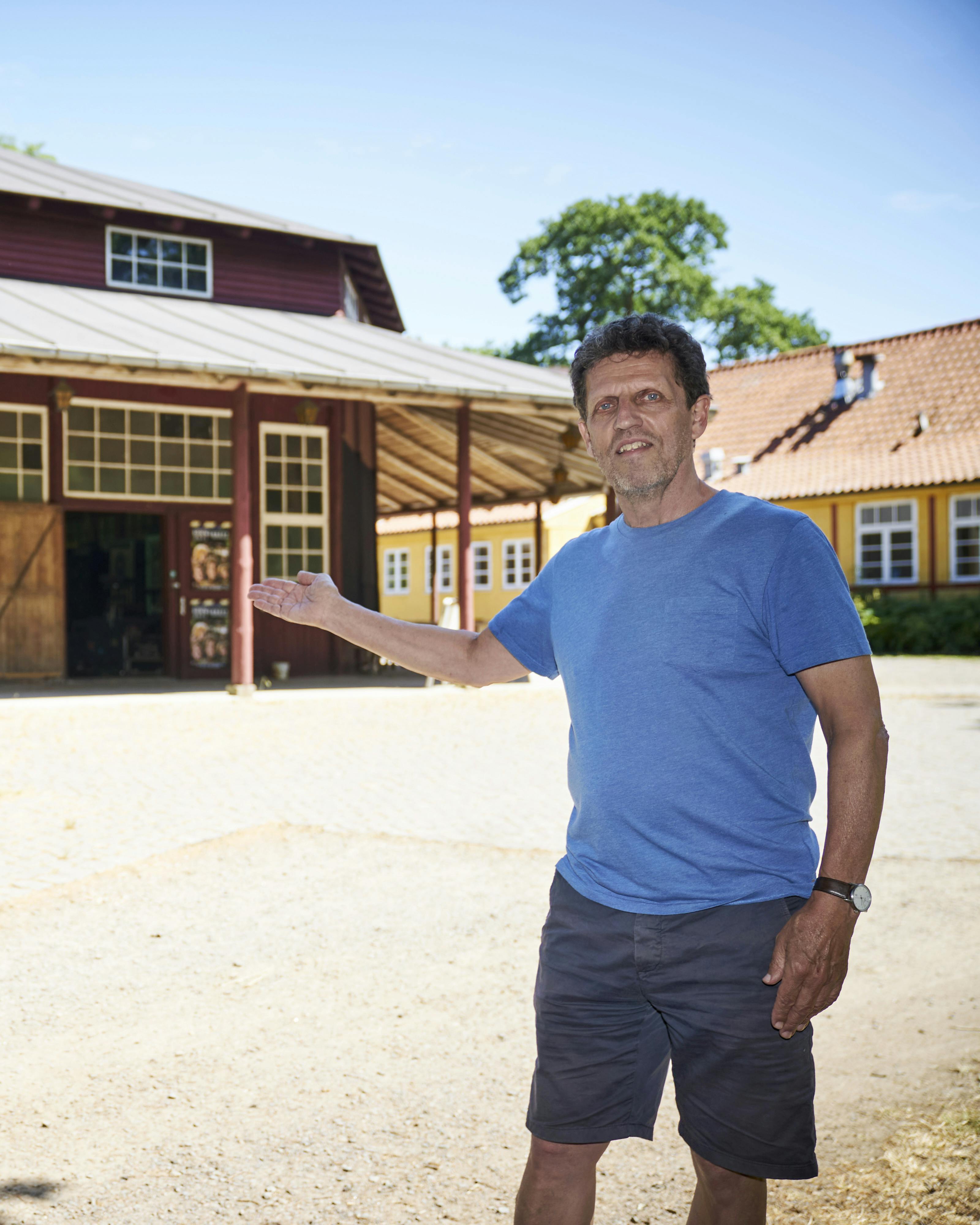 Der var panik i pavillonen op til Bornholms Sommerrevys premiere i 2019, fortæller Søren Hauch-Fausbøll.