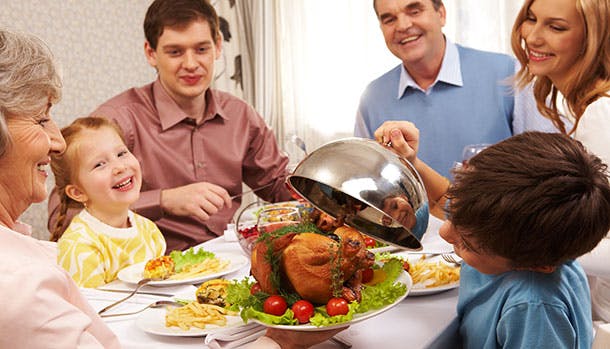 https://imgix.familiejournal.dk/media/article/spisbedre-fam.jpg