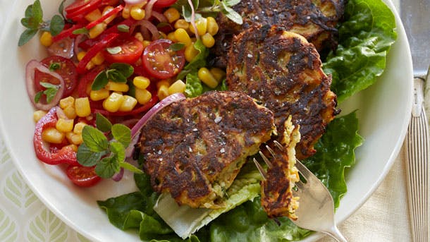 Squashdeller med majssalat