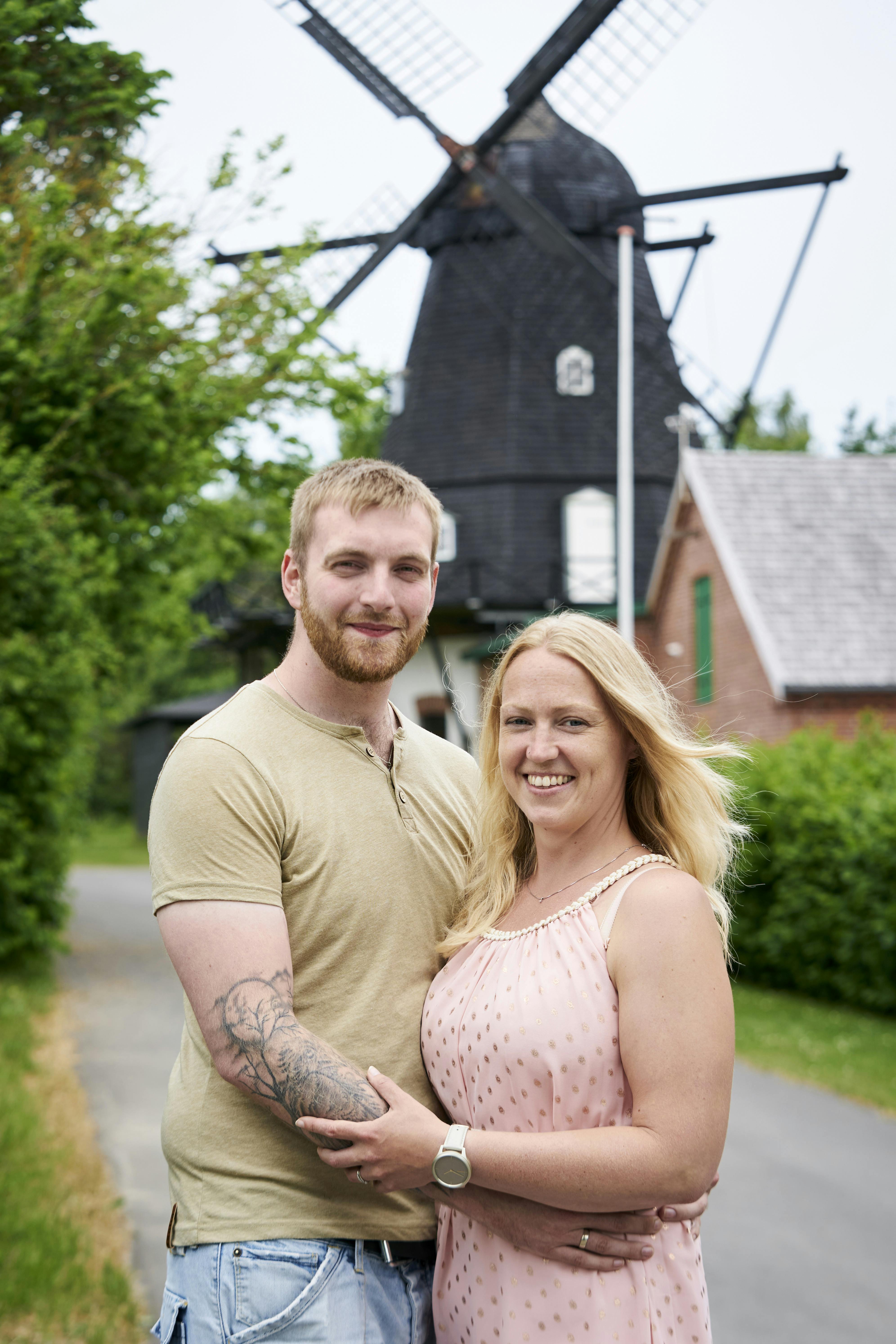 https://imgix.familiejournal.dk/media/article/stine_og_peter_bau_fj_50_10jun21_2sl6861_0.jpg