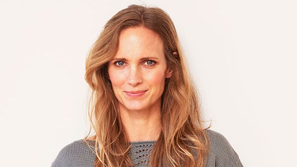 Strikkeopskrift: Bomuldsbluse med hulmønster