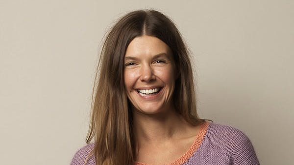 Få en strikkeopskrift på en fin cardigan med perlekanter