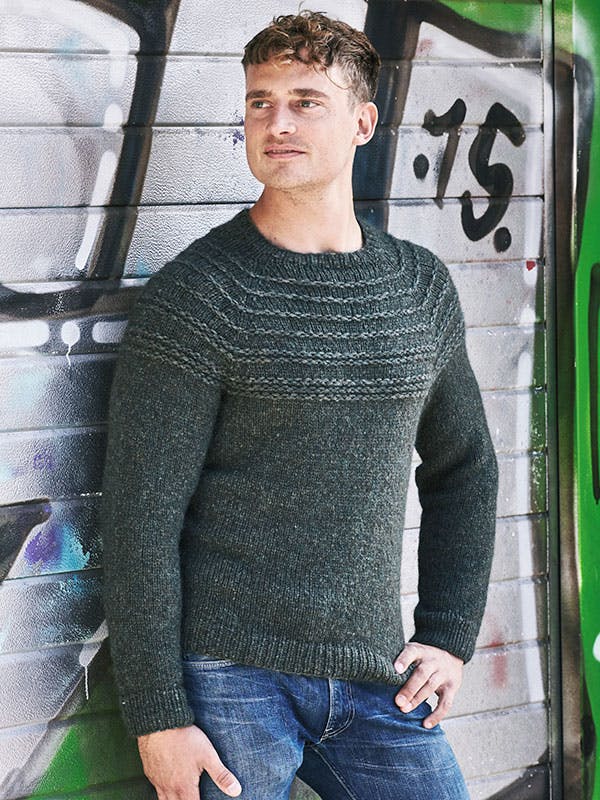 Strikkeopskrift: Herresweater med raglan