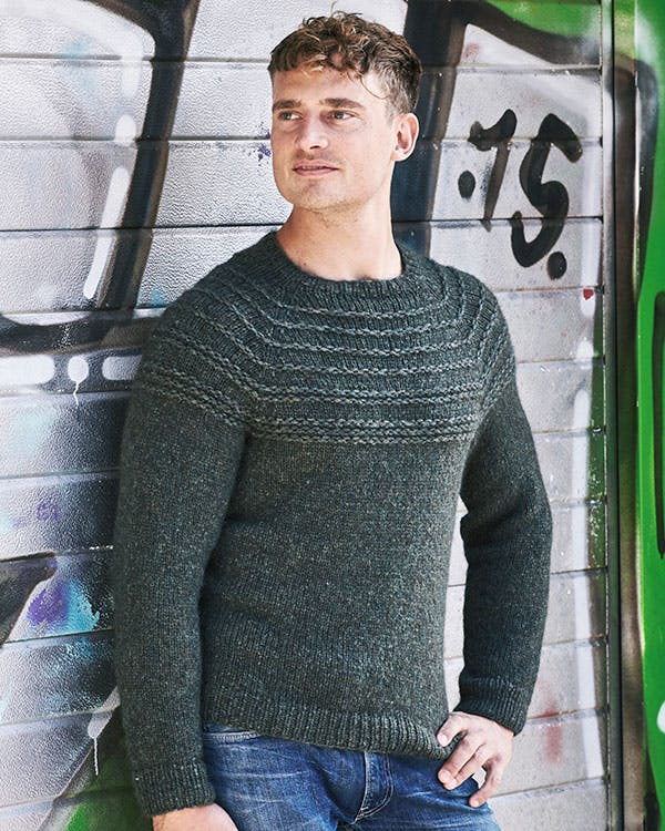 Strikkeopskrift: Herresweater med raglan