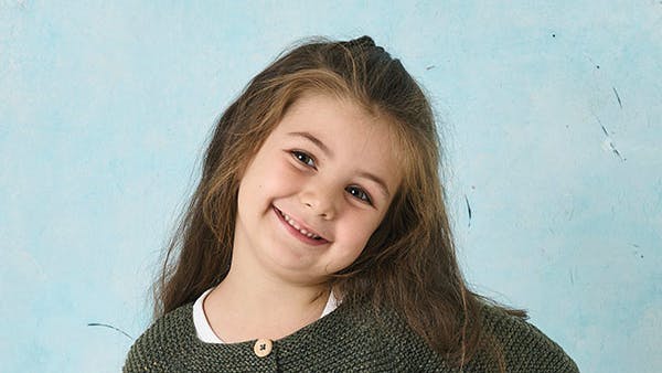 Strikkeopskrift: Retstrikket cardigan til pigen