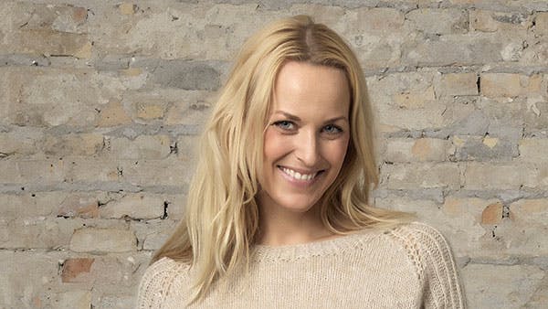 Strikkeopskrift: Sweater med ribærmer