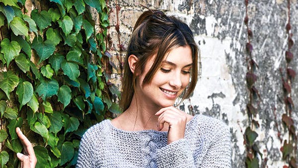 Strikkeopskrift: Sweater med fletning