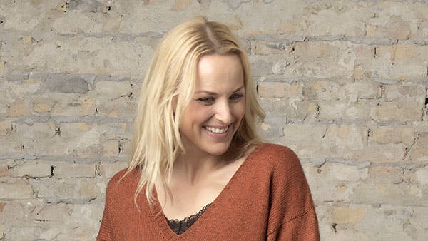 Strikkeopskrift: Sweater med V-hals