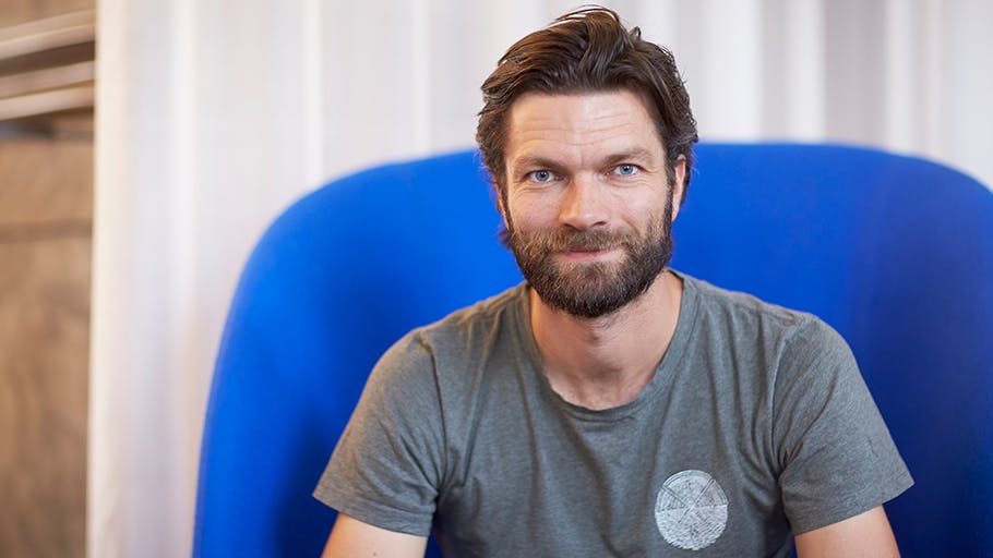 Thomas Skov: Jeg har lært at grine ad mig selv